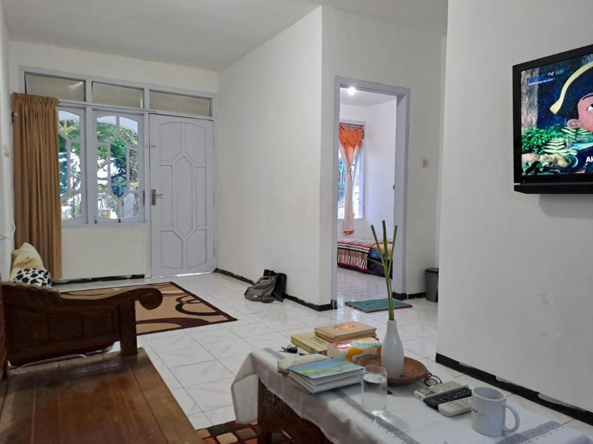Indo Homestay Malang Extérieur photo