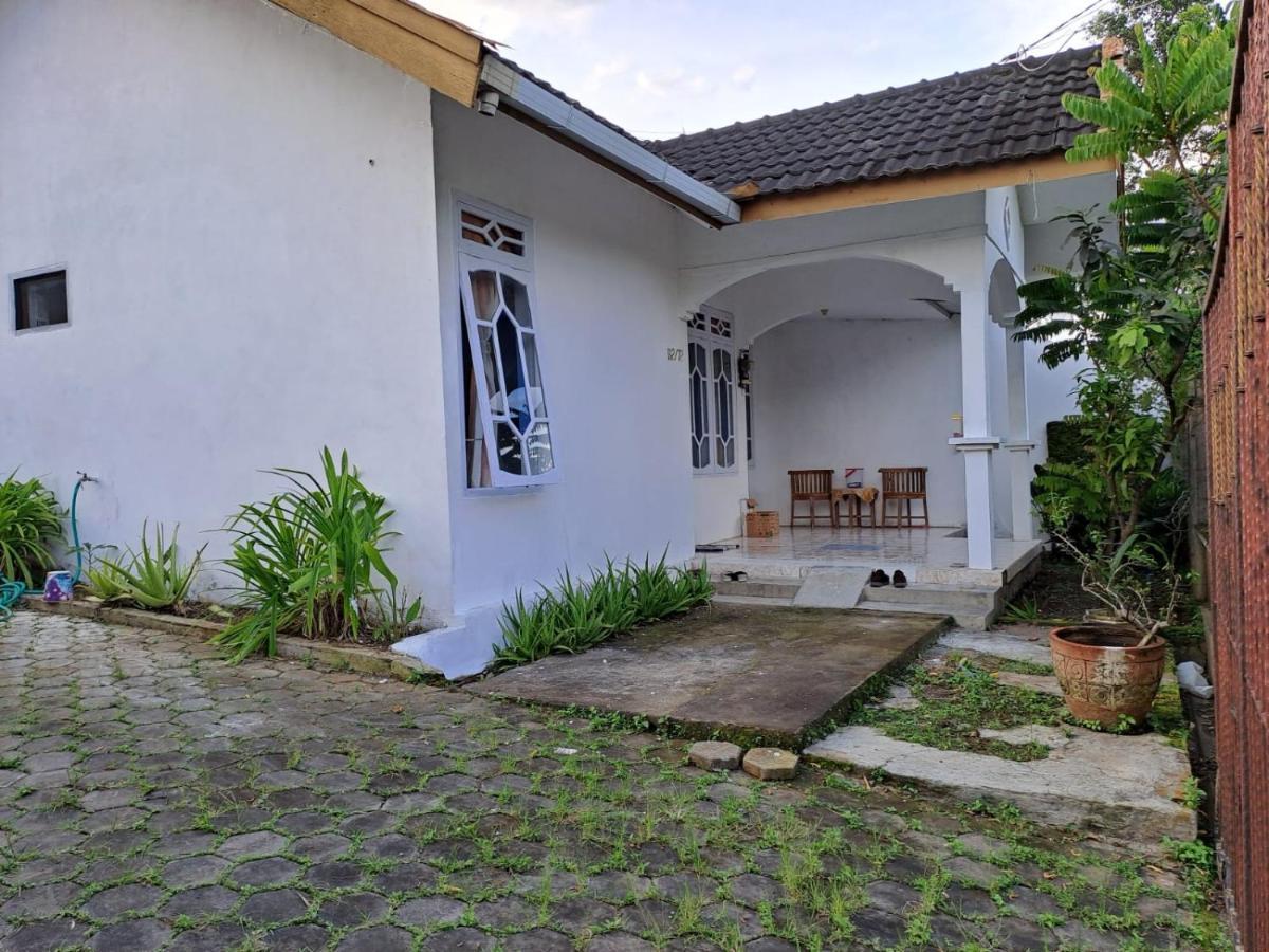 Indo Homestay Malang Extérieur photo