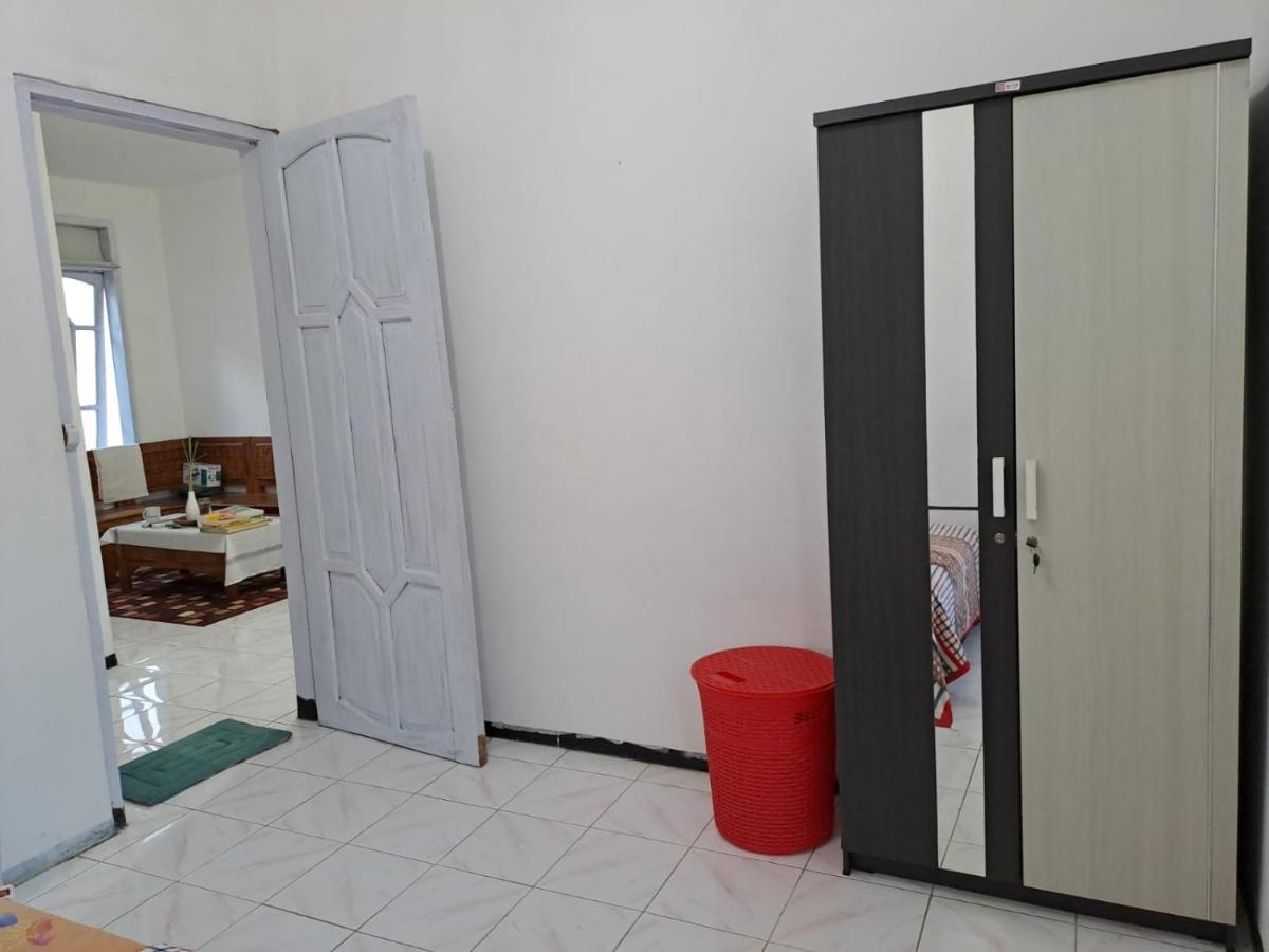 Indo Homestay Malang Extérieur photo